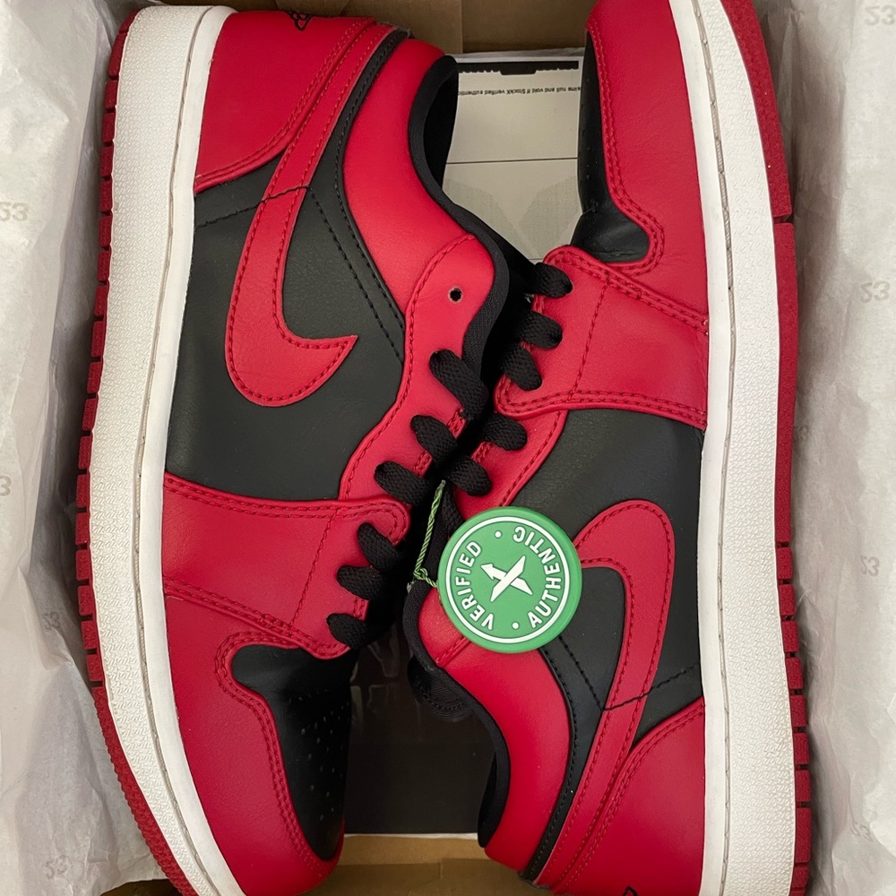 Air Jordan 1 Low Reverse Bred
